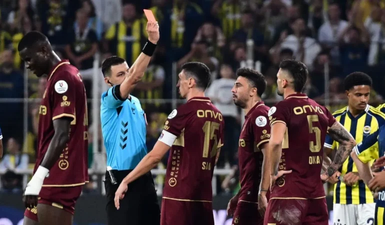 Fenerbahçe Trabzonspor Derbisi: Kırmızı Kartlar, İptal Edilen Goller ve Tartışmalı Hakem Kararları