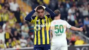 Fenerbahçe’de Alanyaspor Maçı Sonrası Ortam Gerildi: Hakem Kararları, Takım Psikolojisi ve Büyük Tepkiler