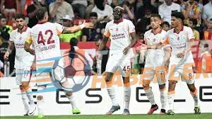 Galatasaray’da Savunma ve Orta Saha Değişimleri: Alanya ve Liverpool Maçları Öncesi Taktiksel Analiz