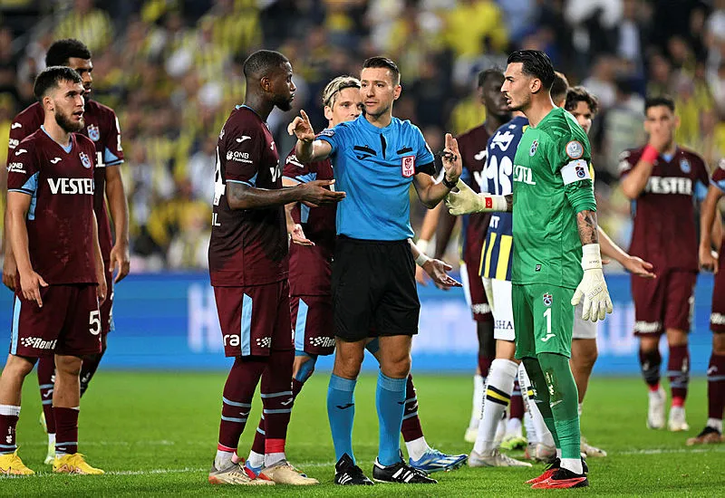 Süper Lig’de Erken Kaos: Hakem Tartışmaları, Büyüklerin Performansı ve Kulüp Seçimleri