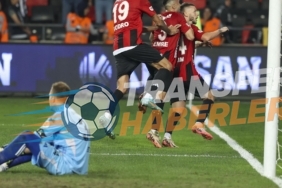 Muci’den Uzatmalarda Gelen Efsanevi Golle Trabzonspor Destanı: Başakşehir 3-4 Trabzonspor