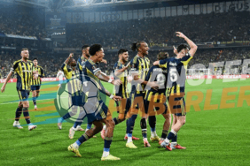 Fenerbahçe, Ferencváros Maçı Öncesi Son Antrenmanını Tamamladı: Kritik Mücadele ve Kadro Detayları
