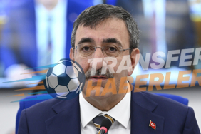 Galatasaray’ın Transfer Politikası ve Gelecek Vizyonu: Salah İddiaları ve Kadro Derinliği İhtiyacı